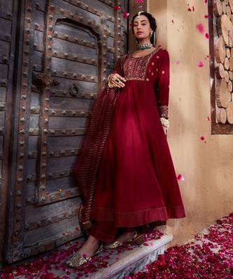 Maroon  Multi Thread Embroidered Anarkali Set 4