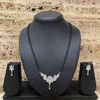 Gold agate mangalsutra 2