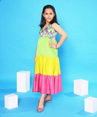 Feather Print Tiered Maxi Dress 2