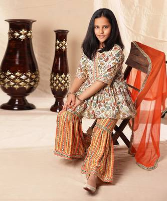 Printed Short Frock Suit With Sharara Set 3