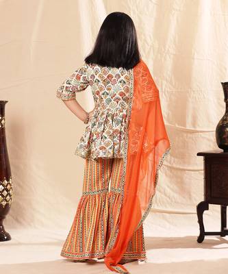 Printed Short Frock Suit With Sharara Set 5