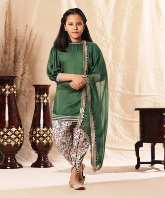 Short Green Kurta With Dhoti Salwar Set 2