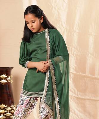 Short Green Kurta With Dhoti Salwar Set 3