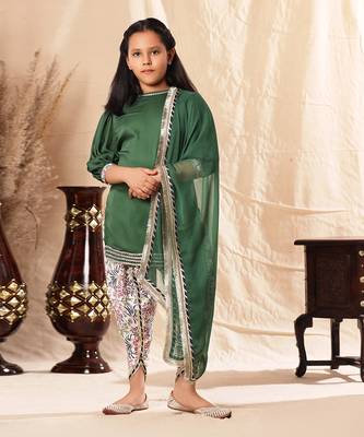 Short Green Kurta With Dhoti Salwar Set 4