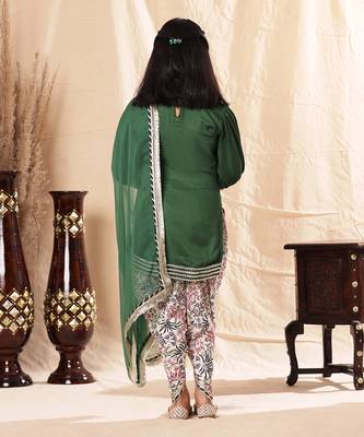 Short Green Kurta With Dhoti Salwar Set 5
