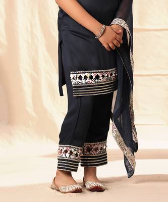 Navy Blue Embellished  Kurta Set 2