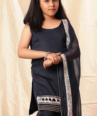 Navy Blue Embellished  Kurta Set 3