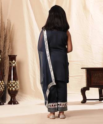 Navy Blue Embellished  Kurta Set 5