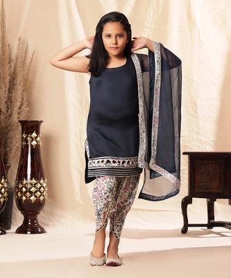Navy Blue Pearl Border Kurta With Floral Print Dhoti Salwar Set 2