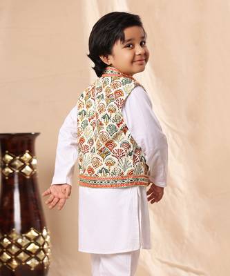Geometric Print Jacket With White Kurta And Pyjama Co-Ord Set 3