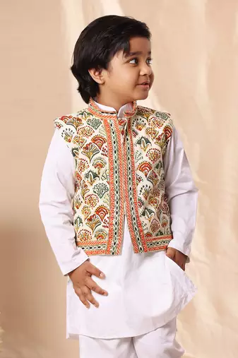 Geometric Print Jacket With White Kurta And Pyjama Co-Ord Set