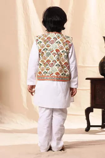 Geometric Print Jacket With White Kurta And Pyjama Co-Ord Set