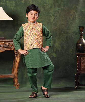 Linear Print Jacket With Green Kurta And Pyjama Co-Ord 2