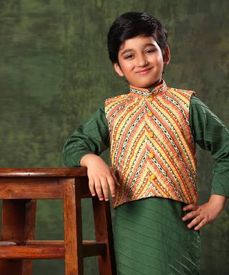 Linear Print Jacket With Green Kurta And Pyjama Co-Ord 3