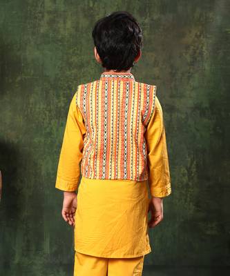 Linear Print Jacket With Mustard Kurta And Pyjama Co-Ord Set 3