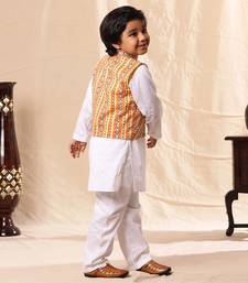 Linear Print Jacket With White Kurta And Pyjama Co-Ord Set