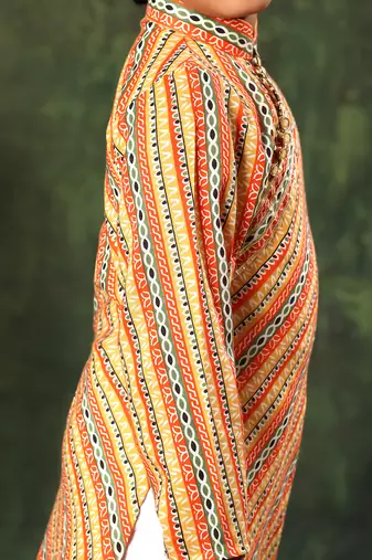 Linear Print Kurta And White Pyjama Set