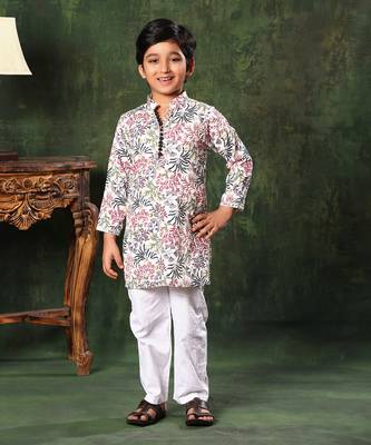 White Floral Print Kurta With Pyjama Set 1