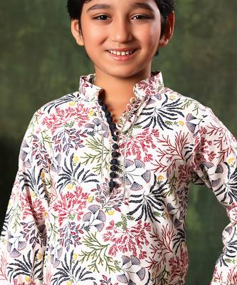 White Floral Print Kurta With Pyjama Set 5