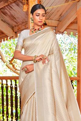 Oatmeal White & Golden Zari Woven Kanjivaram Saree With Blouse 2