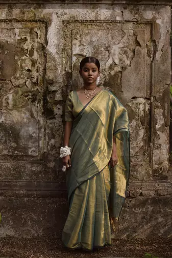 Huts and Looms Handloom Tissue Sea Green Saree Without Blouse