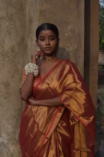 Huts And Looms Red & Copper Gold Handloom Tissue Saree