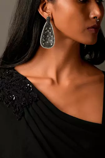 Embroidery On One Shoulder Black Draped Dress