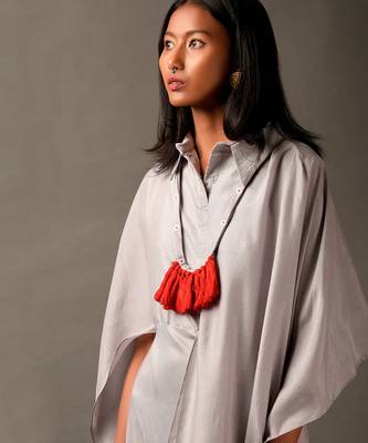 Light Grey Long Collar Dress With Pointed Sleeves 2