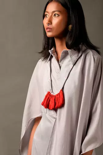 Light Grey Long Collar Dress With Pointed Sleeves