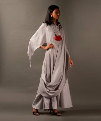 Light Grey Long Collar Dress With Pointed Sleeves 3