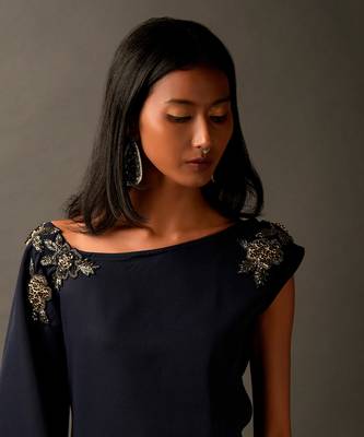 Navy Blue Coord Set With A High Low Tunic And Slight Flared Pants 3