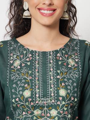 Green embroidered cotton Kurta Pant With Dupatta 3