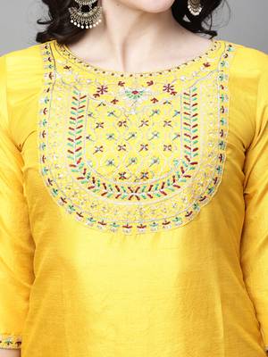 Yellow embroidered silk blend Kurta Pant With Dupatta 2