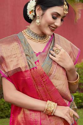 Grey Zari Woven Kanjeevaram silk Saree With Blouse 5