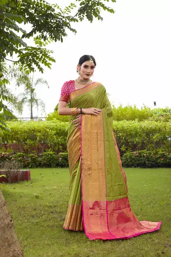Green Kanchipuram Silk Zari Woven Saree with Blouse