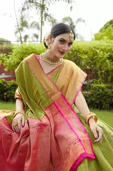 Green Kanchipuram Silk Zari Woven Saree with Blouse