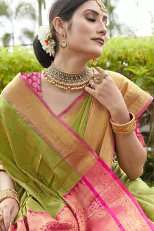 Green Kanchipuram Silk Zari Woven Saree with Blouse