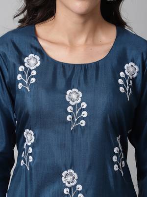 Teal embroidered cotton silk Kurta Pant With Dupatta 3