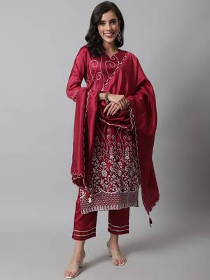 Red embroidered cotton silk Kurta Pant With Dupatta 1