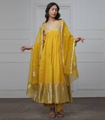 Banarsi Zari Border  Kathiawadi Embroidered V Yoke Kurta With Solid Pants And Butti Dupatta