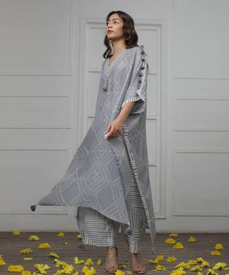 Dotted Tribal Kaftan Kurta With V Neck Embroidered Nshoulder Funka Detail. 3