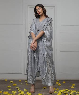 Dotted Tribal Kaftan Kurta With V Neck Embroidered Nshoulder Funka Detail. 4