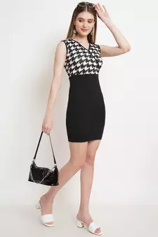 Popwings Women Black & White Sleeveless Printed Knee Length Bodycon Dress