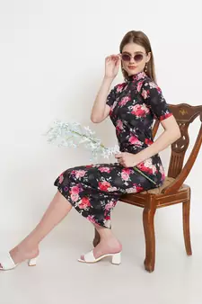 Popwings Women Black Floral Prints Turtle Neck Half Sleeve Long Maxi Dress