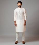 Plain Kurta With Minimal Floral Embroidery On Sleeves