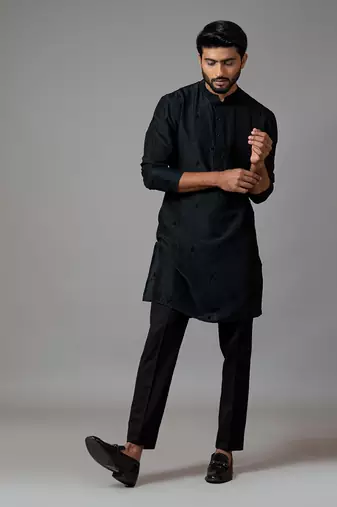 Kurta with bullion leaf embroidery comes with a pasted pant pajama