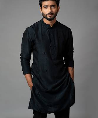 Kurta with bullion leaf embroidery comes with a pasted pant pajama 3