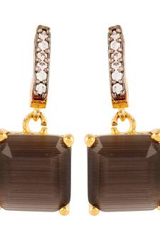 Gold earrings