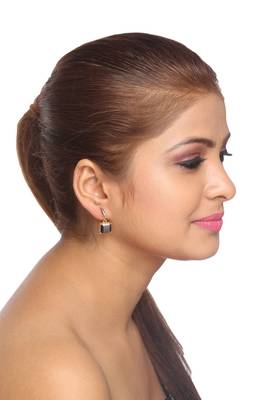 Gold earrings 3