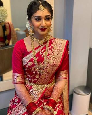 RED BEAUTIFUL BRIDAL SAREE  2